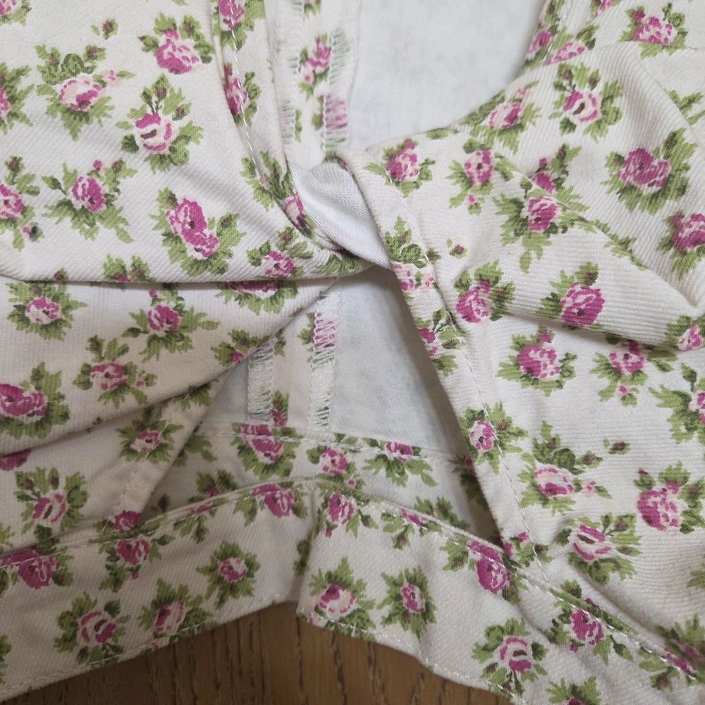 Zara Floral Tie-Front Puff Sleeve Top in Cream and Pink - Picture 3 of 5